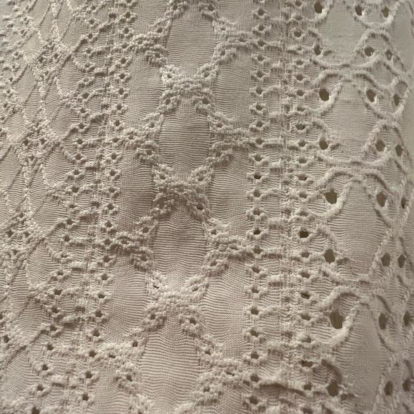 White flutter sleeve eyelet boutique top - Picture 2 of 4